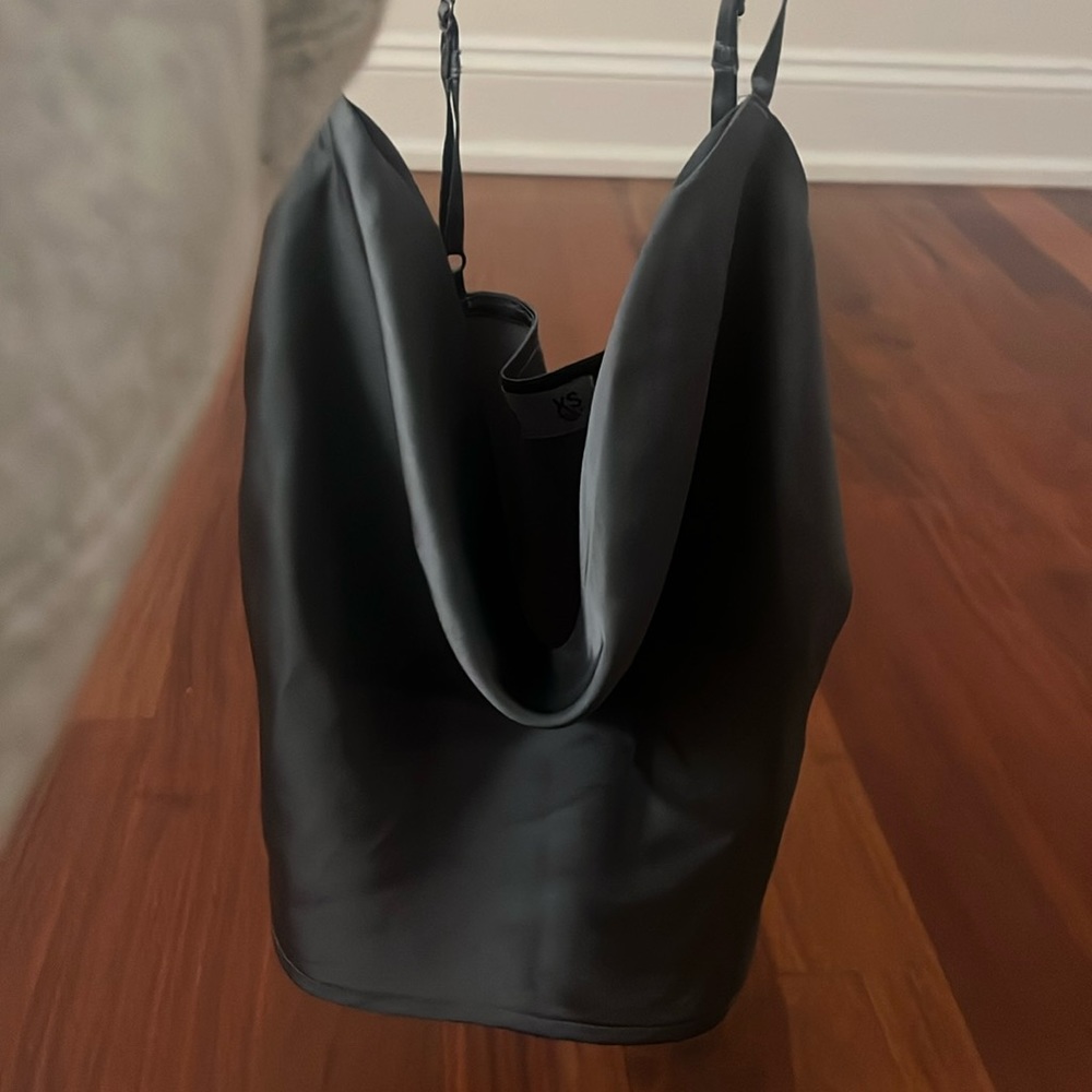 Hollister silk crop